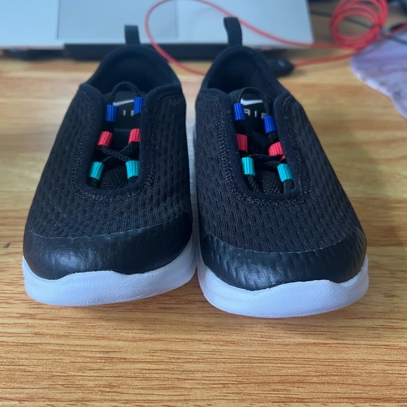 Nike sneakers - Picture 2 of 5